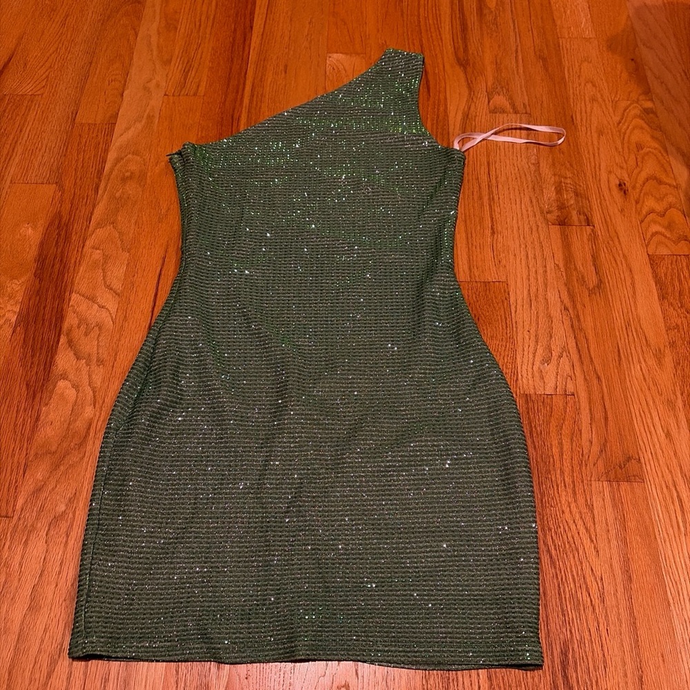 Superdown Sparkly Green One-Shoulder Dress